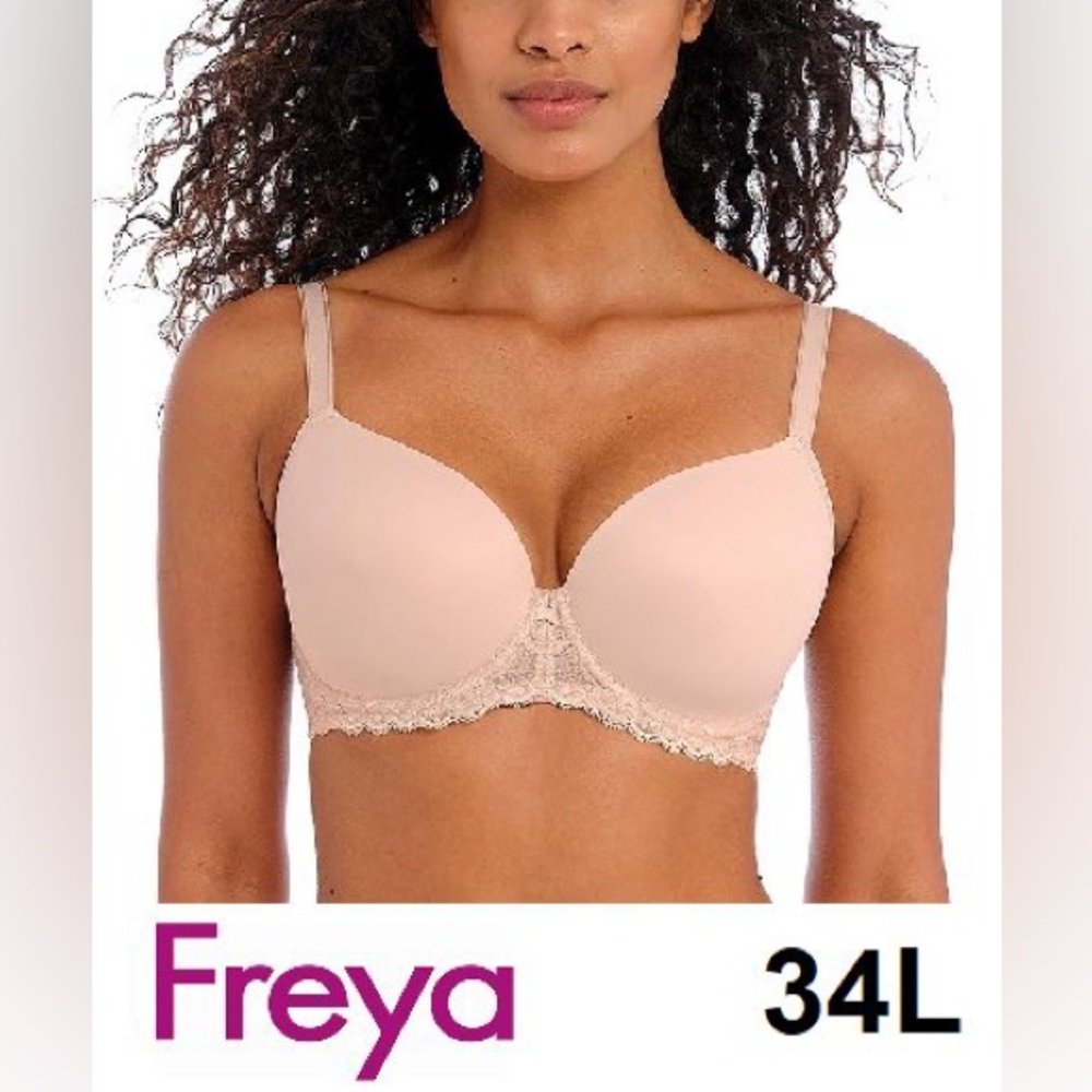 NWOT Freya moulded bra